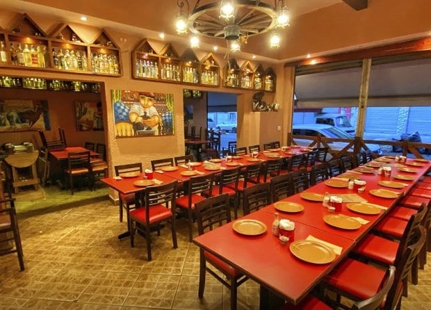 Salão do Barnabé montado para uma festa
